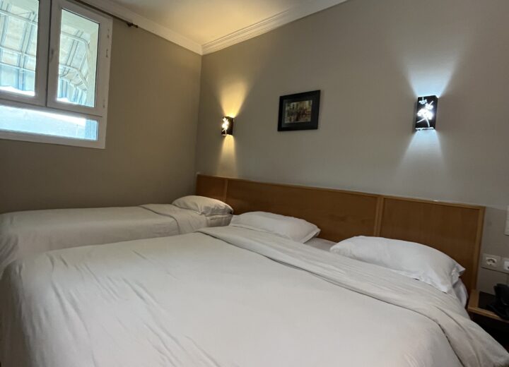 CHAMBRE TRIPLE 10 000 DA